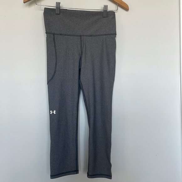 Under Armour Compression High Rise Capri Leggings Sz S NWT - Picture 1 of 4